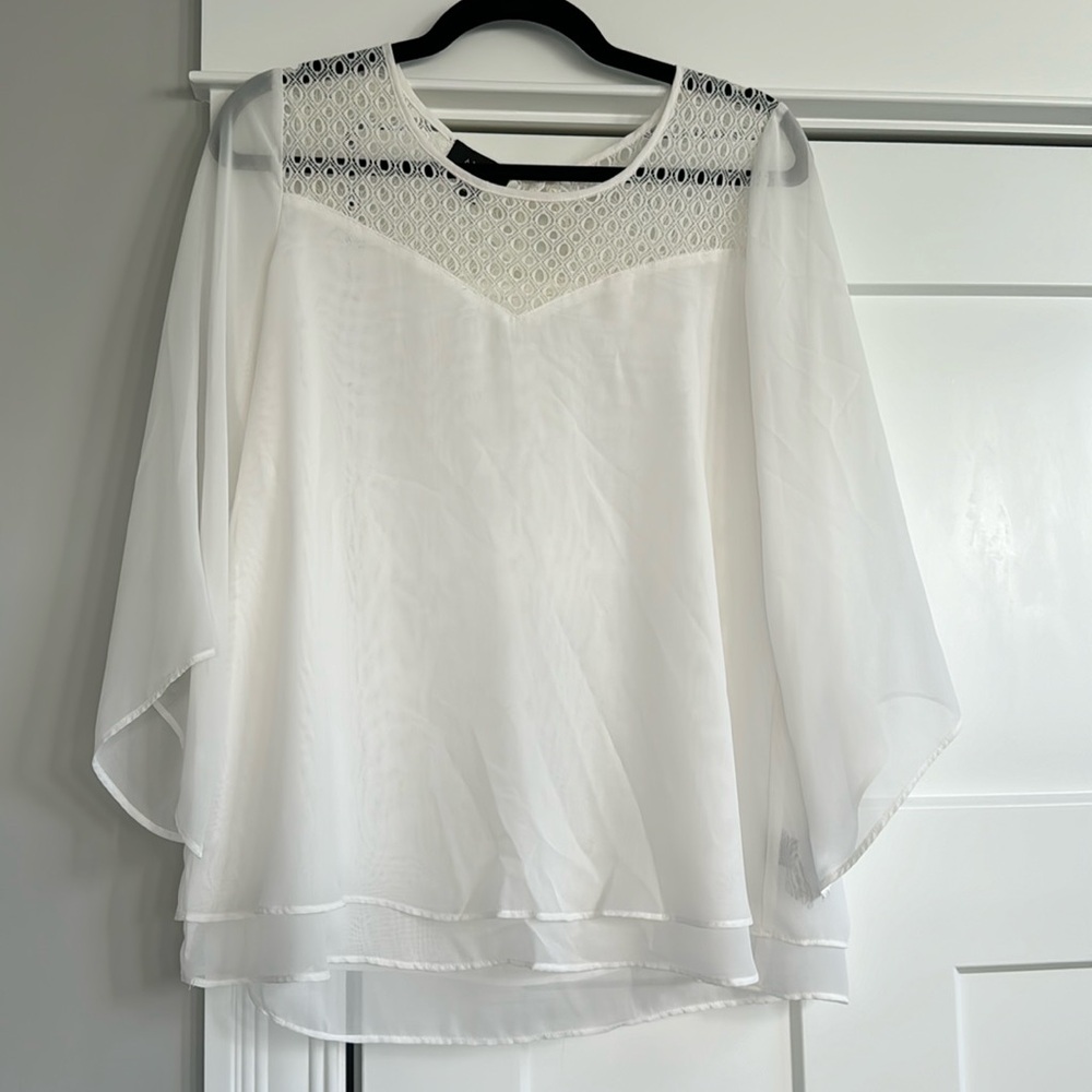 Bell sleeve top